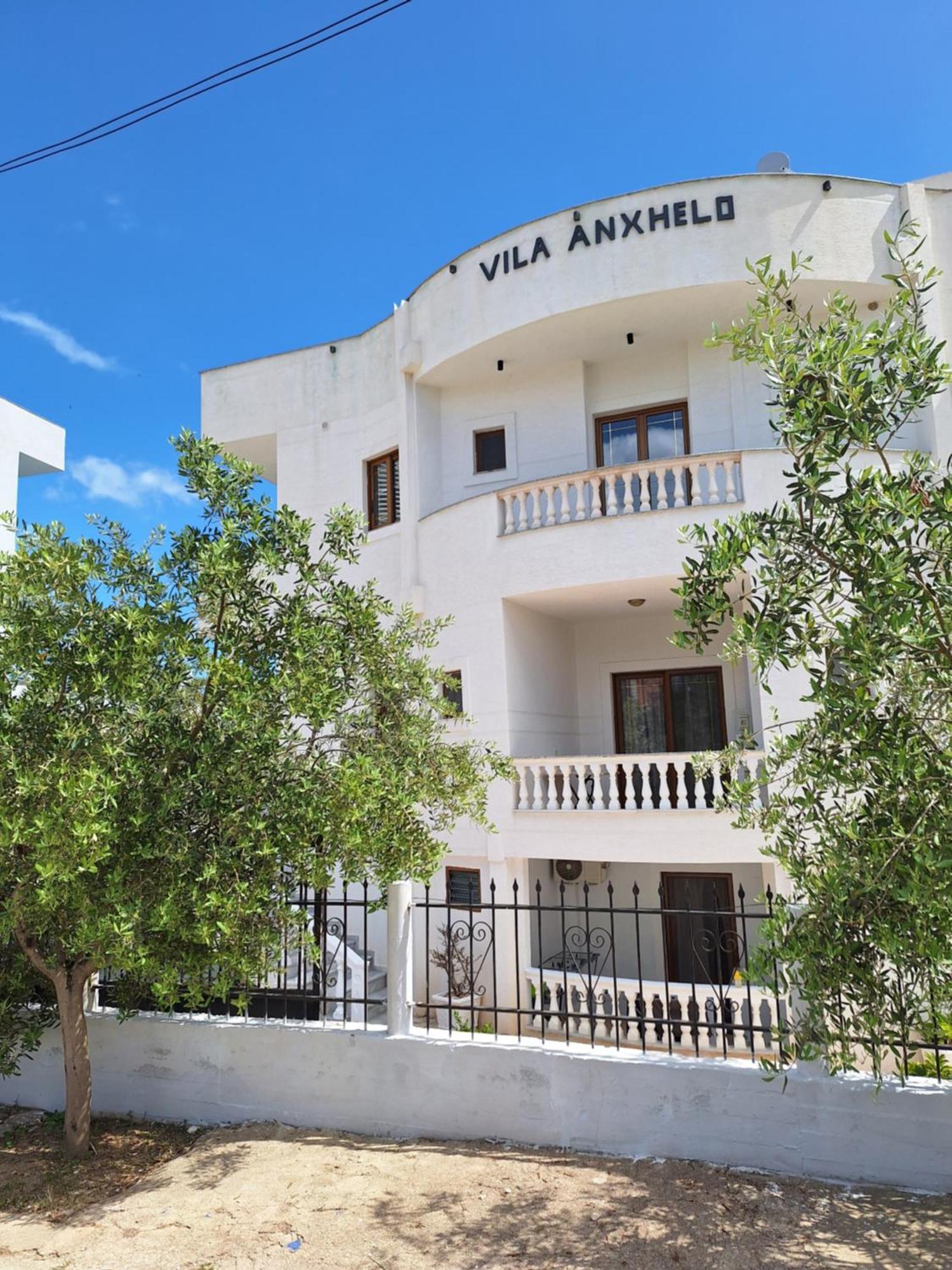Appartement Anxhelo *